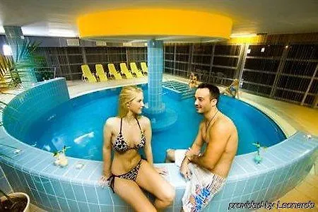 Sungarden Wellness Отель Шиофок