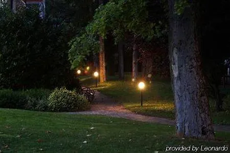Sungarden Wellness Отель Шиофок