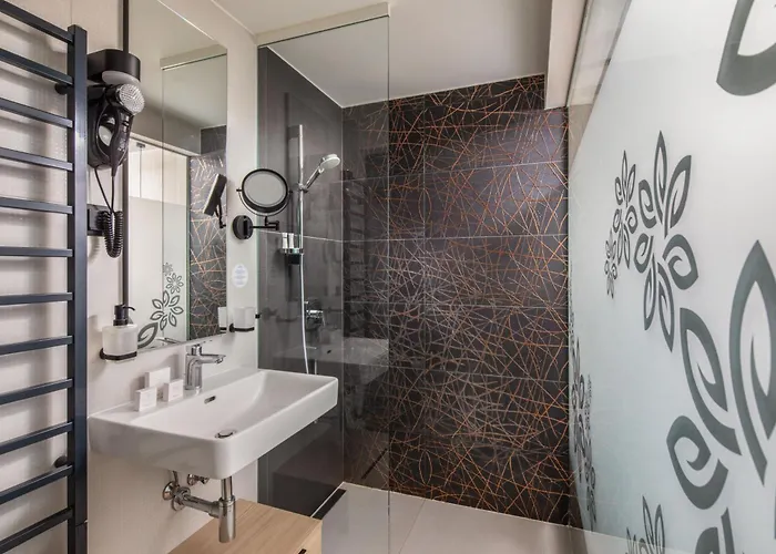 Sungarden Wellness Hotell 4*